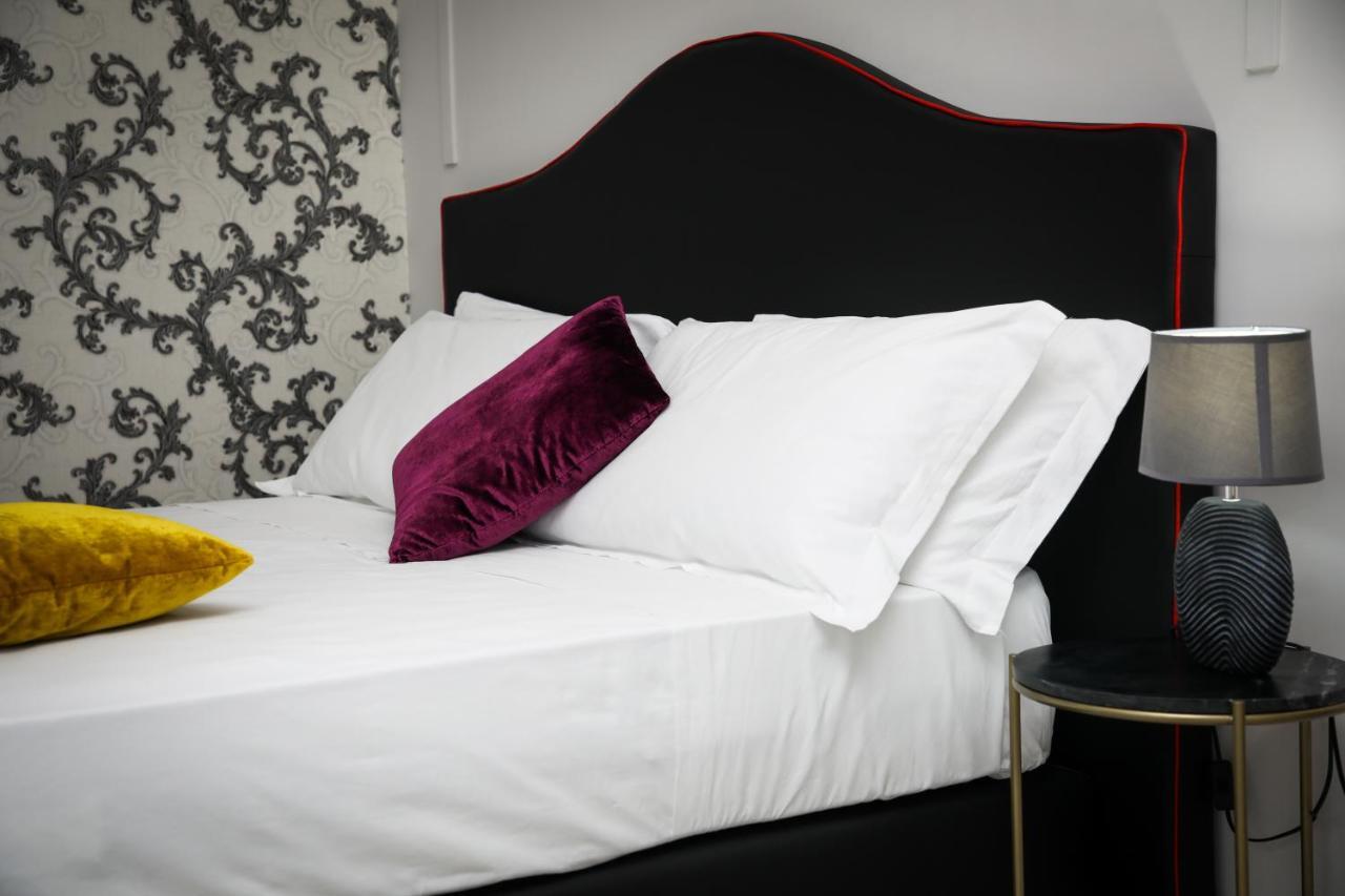 Principessa Isabella Luxury Rooms Салерно Екстериор снимка